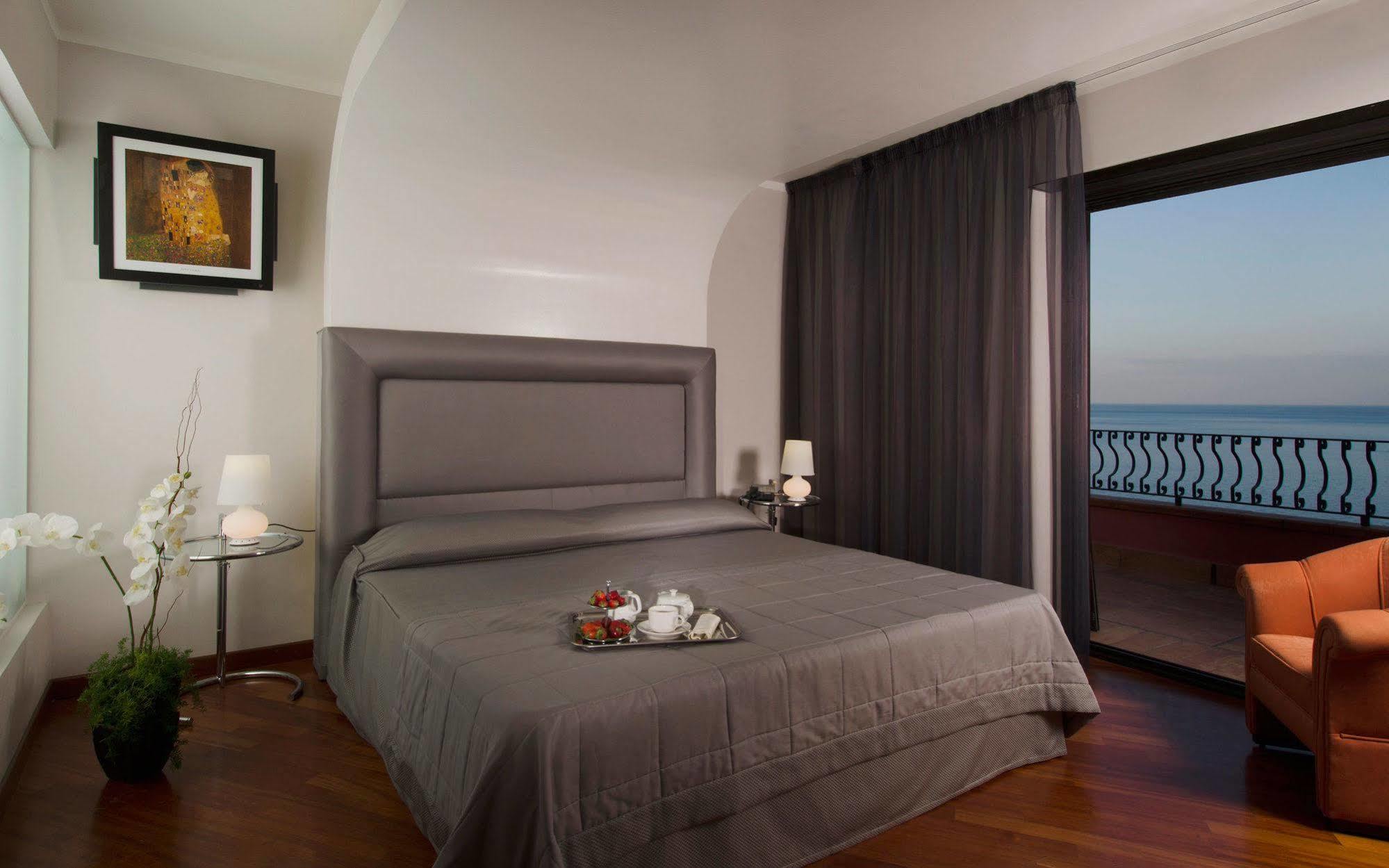 Baia Taormina Hotels & Spa Форца-д'Агро Экстерьер фото