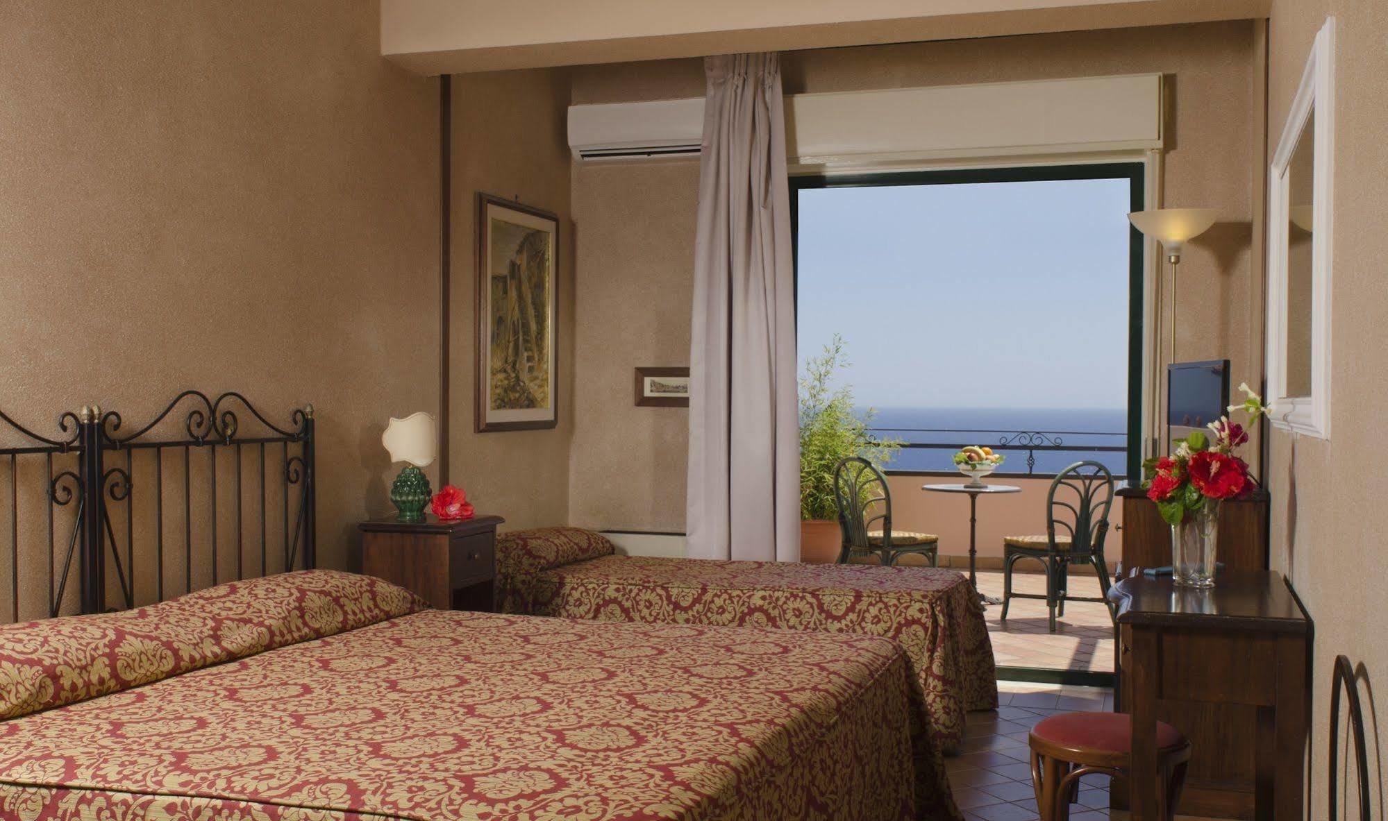 Baia Taormina Hotels & Spa Форца-д'Агро Экстерьер фото
